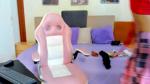 Snapshot of jessy_skinny_ chatting on 09-17-25, 02:24 Jessy online show from 09-17-25, 02:24