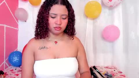 Snapshot of jessyzoe1 chatting on 07-19-26, 04:11 Jezzy Zoe online show from 07-19-26, 04:11