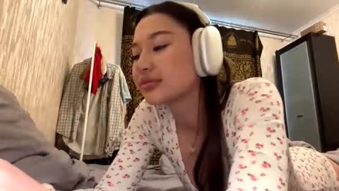 Lynn online show from 10-19-25, 07:53