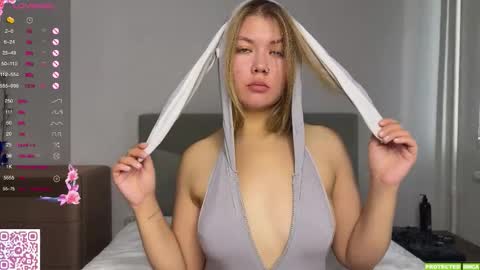 Mona online show from 09-20-25, 03:40