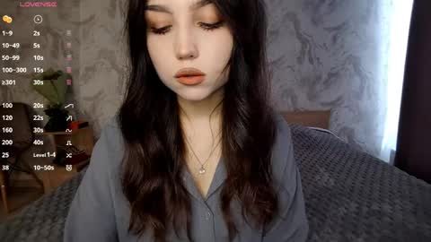 I am Gina ntmu Lets hit 10 Thumbs Up together online show from 04-17-26, 06:38