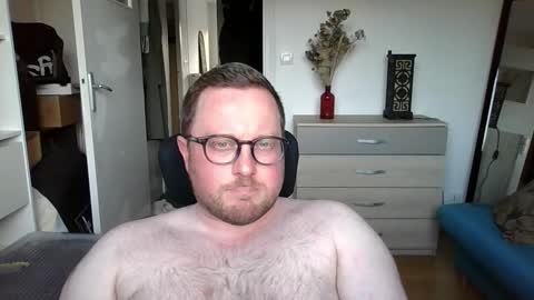 jeuneloup92 online show from 03-11-26, 05:19