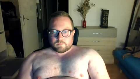 jeuneloup92 online show from 04-27-26, 09:02