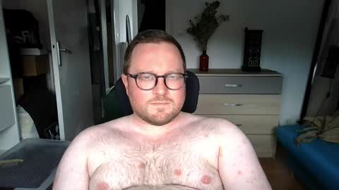 Snapshot of jeuneloup92 chatting on 05-04-26, 04:14 jeuneloup92 online show from 05-04-26, 04:14