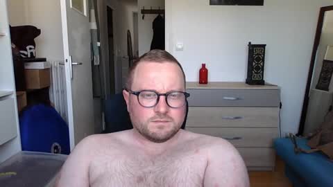 jeuneloup92 online show from 06-14-26, 11:12