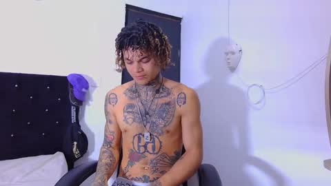 Snapshot of jeykob_23 chatting on 11-11-25, 11:27 JEYKOB online show from 11-11-25, 11:27