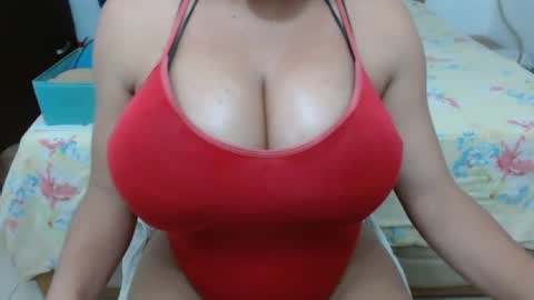 Snapshot of jeysangy chatting on 11-05-25, 06:52 rousbigtits online show from 11-05-25, 06:52