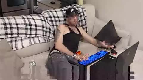 Snapshot of jf12334 chatting on 12-05-25, 07:06 NedeledeN online show from 12-05-25, 07:06