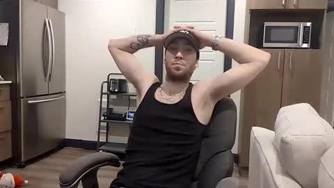 Snapshot of jf12334 chatting on 12-22-25, 11:57 NedeledeN online show from 12-22-25, 11:57