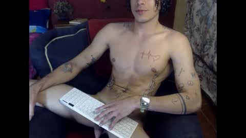 Snapshot of jffer_slhom chatting on 10-11-25, 08:07 jffer_slhom online show from 10-11-25, 08:07