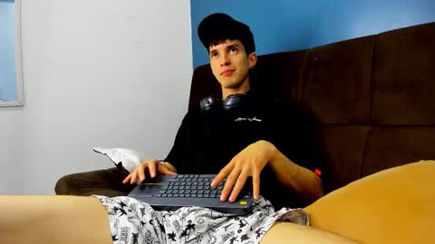 Snapshot of jheampiero chatting on 01-31-26, 08:29 Jheampiero online show from 01-31-26, 08:29