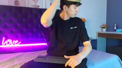 Snapshot of jheampiero chatting on 03-13-26, 10:16 Jheampiero online show from 03-13-26, 10:16