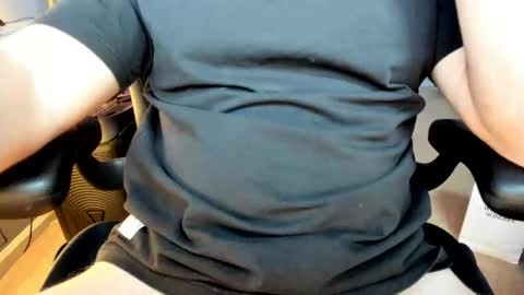 Snapshot of jhernandez13 chatting on 01-31-26, 10:19 jhernandez13 online show from 01-31-26, 10:19