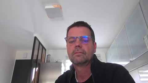 Snapshot of jhmec44000 chatting on 06-10-26, 10:47 jhmec44000 online show from 06-10-26, 10:47