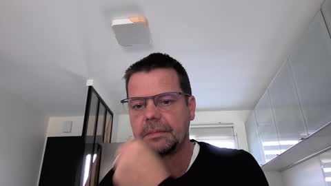 Snapshot of jhmec44000 chatting on 06-11-26, 12:36 jhmec44000 online show from 06-11-26, 12:36