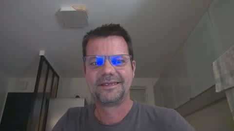 Snapshot of jhmec44000 chatting on 07-09-26, 10:25 jhmec44000 online show from 07-09-26, 10:25