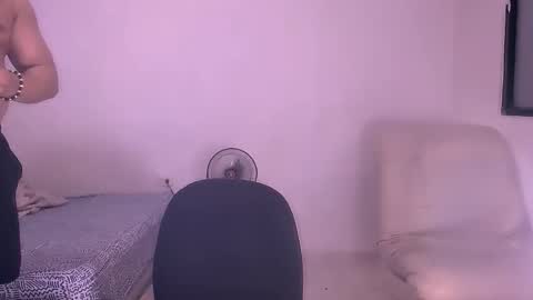 En moreno online show from 12-02-25, 05:13