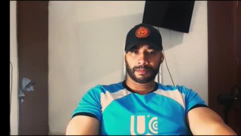 Snapshot of jho173027 chatting on 12-22-25, 01:13 En moreno online show from 12-22-25, 01:13