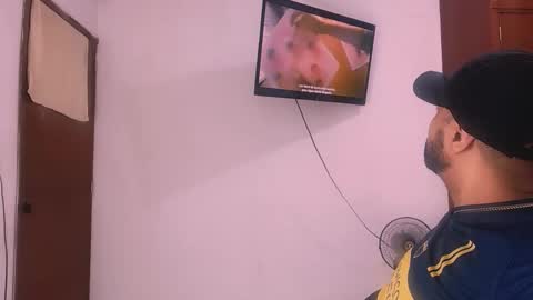 Snapshot of jho173027 chatting on 01-11-26, 02:38 En moreno online show from 01-11-26, 02:38