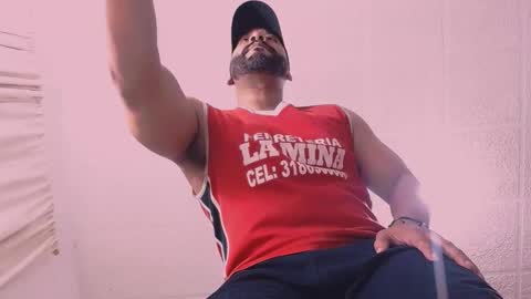 Snapshot of jho173027 chatting on 01-17-26, 01:10 En moreno online show from 01-17-26, 01:10