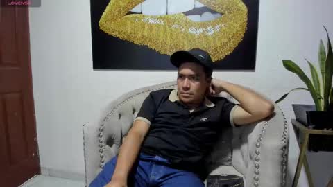Snapshot of jhonatan_morales_s chatting on 10-19-25, 01:28 jhonatan_morales_s online show from 10-19-25, 01:28