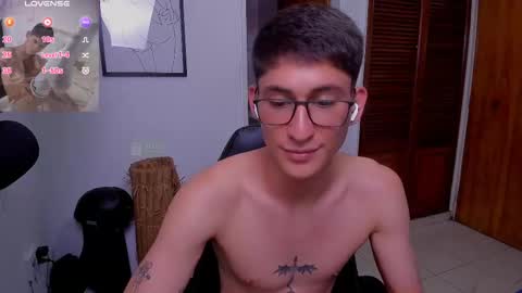 Snapshot of jhonleving chatting on 02-19-25, 12:14 Jack online show from 02-19-25, 12:14