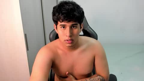 jhonny_dickm online show from 10-22-25, 01:50