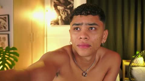 Snapshot of jhonnyx_ chatting on 04-30-26, 03:35 Jhonny online show from 04-30-26, 03:35