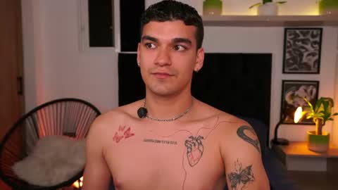 Snapshot of jhonnyx_ chatting on 06-11-26, 01:27 Jhonny online show from 06-11-26, 01:27