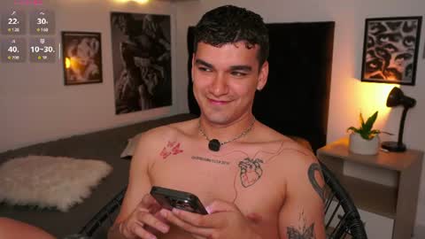 Snapshot of jhonnyx_ chatting on 06-17-26, 01:30 Jhonny online show from 06-17-26, 01:30