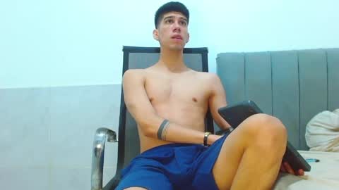 Snapshot of jhony_sex3 chatting on 05-14-26, 10:33 jhony_sex3 online show from 05-14-26, 10:33