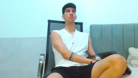 Snapshot of jhony_sex3 chatting on 06-20-26, 09:34 jhony_sex3 online show from 06-20-26, 09:34
