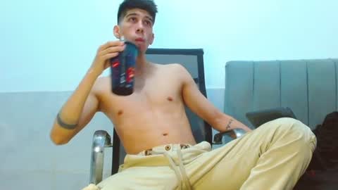 Snapshot of jhony_sex3 chatting on 07-30-26, 07:40 jhony_sex3 online show from 07-30-26, 07:40