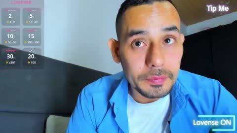 Snapshot of jhonyalzate chatting on 10-15-25, 02:55 Jhony Alzate online show from 10-15-25, 02:55