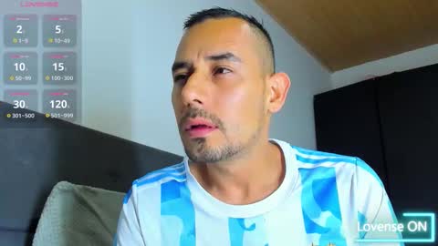 Snapshot of jhonyalzate chatting on 11-12-25, 03:40 Jhony Alzate online show from 11-12-25, 03:40