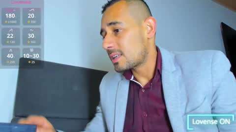 Snapshot of jhonyalzate chatting on 11-30-25, 01:53 Jhony Alzate online show from 11-30-25, 01:53