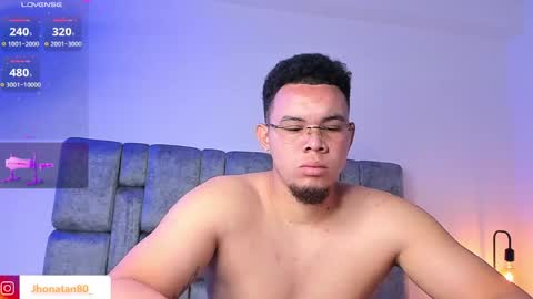 Snapshot of jhotta_foxx chatting on 05-20-26, 07:03 Jhonatan80 online show from 05-20-26, 07:03