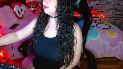 Snapshot of jhulia_hill chatting on 12-16-25, 08:58 Jhulia online show from 12-16-25, 08:58