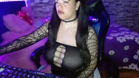 Snapshot of jhulia_hill chatting on 05-19-26, 07:42 Jhulia online show from 05-19-26, 07:42