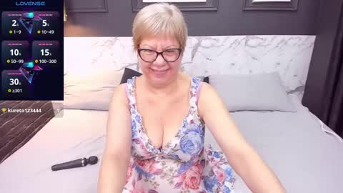 Snapshot of jill_mild chatting on 03-08-25, 08:35 Jill online show from 03-08-25, 08:35
