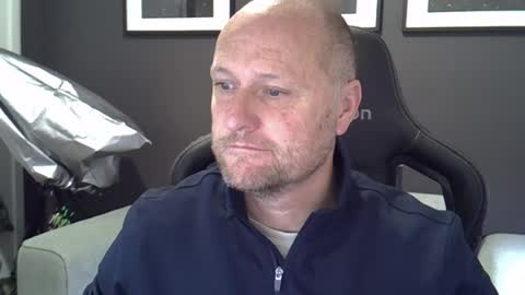 Snapshot of jimforjim chatting on 06-18-26, 02:23 Jim online show from 06-18-26, 02:23