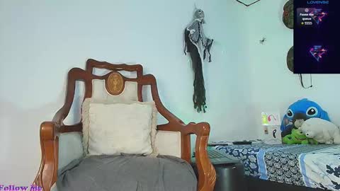 Jimm  Independent Model  online show from 10-29-25, 01:02