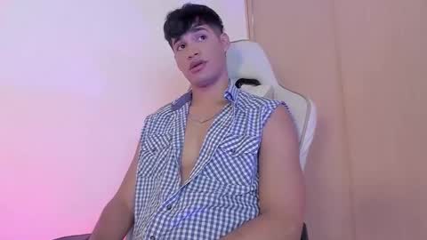 Snapshot of jimmy_leeh_ chatting on 12-07-24, 11:12 Jimmy Leeh online show from 12-07-24, 11:12