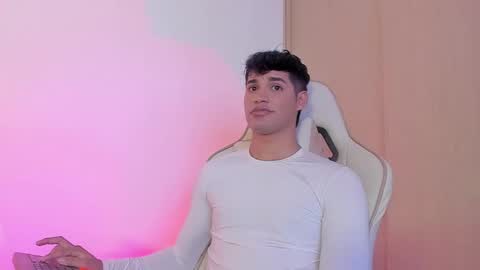 Snapshot of jimmy_leeh_ chatting on 12-13-24, 12:31 Jimmy Leeh online show from 12-13-24, 12:31