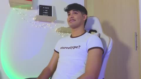 Snapshot of jimmy_leeh_ chatting on 01-30-25, 11:24 Jimmy Leeh online show from 01-30-25, 11:24