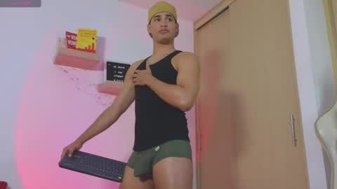 Snapshot of jimmy_leeh_ chatting on 02-10-25, 11:34 Jimmy Leeh online show from 02-10-25, 11:34