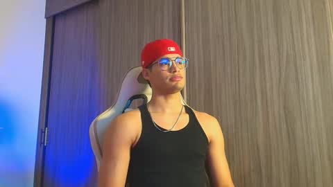 Snapshot of jimmy_leeh_ chatting on 11-28-25, 04:37 Jimmy Leeh online show from 11-28-25, 04:37