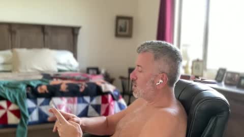 Dad of Three online show from 02-01-25, 05:26