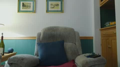 Snapshot of jimpatm chatting on 04-12-26, 11:43 Jim online show from 04-12-26, 11:43