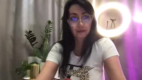 Snapshot of jinaluv chatting on 05-16-26, 03:22 jinaluv online show from 05-16-26, 03:22
